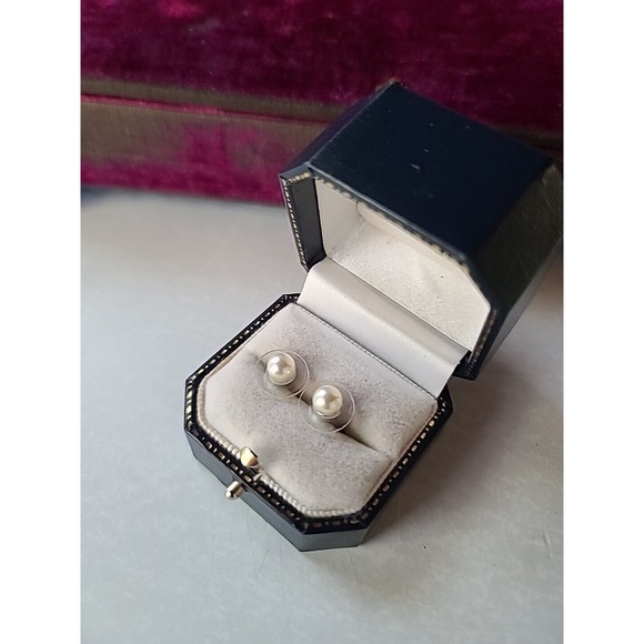 Vintage Faux Pearl Stud Earrings READ - Picture 2 of 10